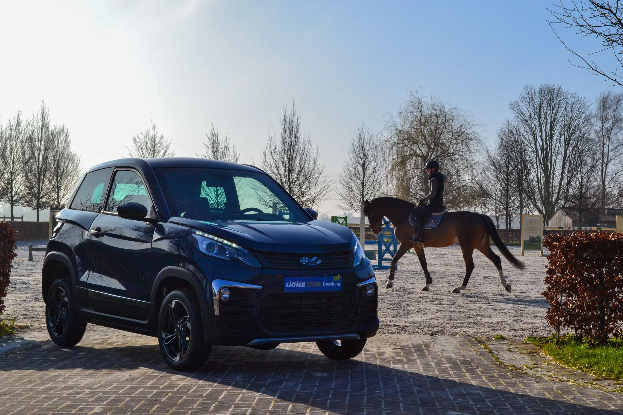 De ideale Citycar voor de paarden stal.jpg